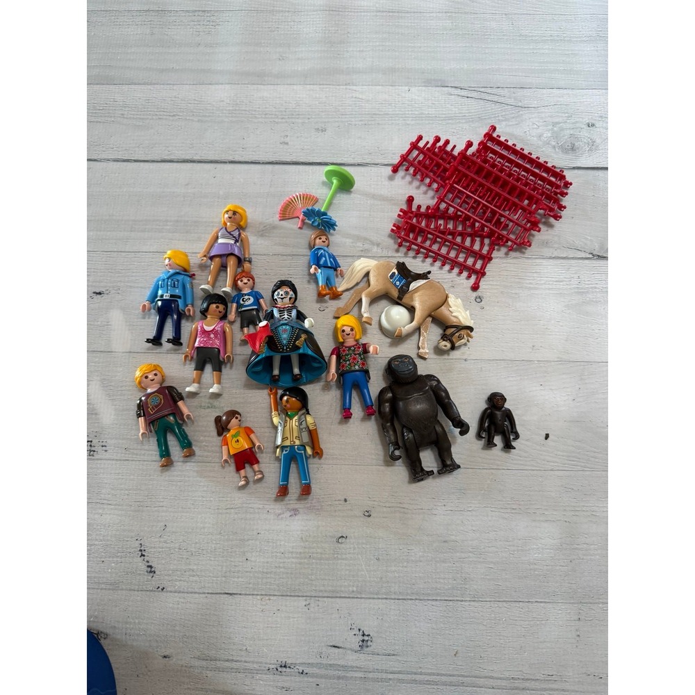 Playmobil lot‎ of people figures and animals